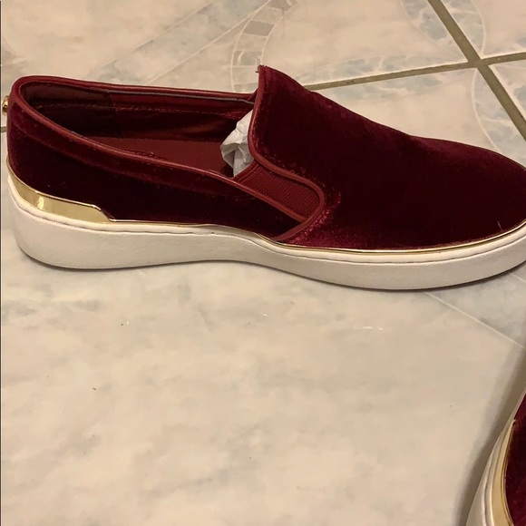 Michael Kors slip on sneakers - Picture 2 of 4